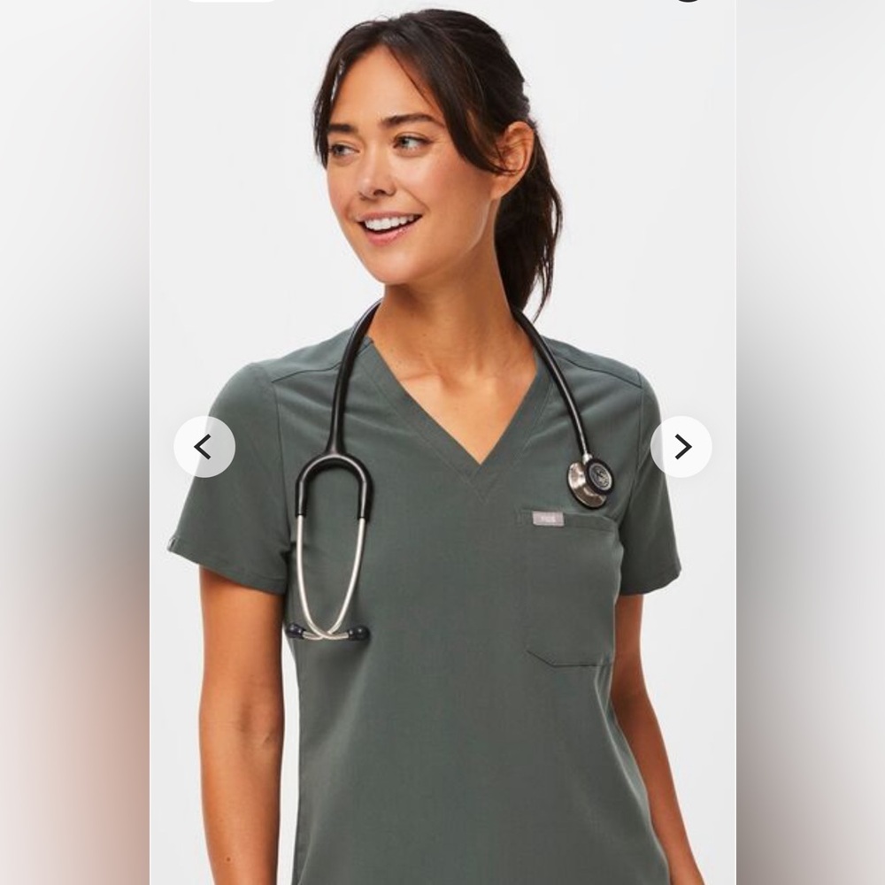 BNWT! Figs scrub top